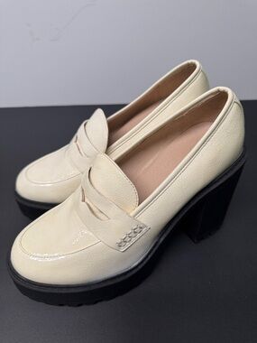 Urban Outfitters Ivory Rosie Mary Platform Loafers Size 9